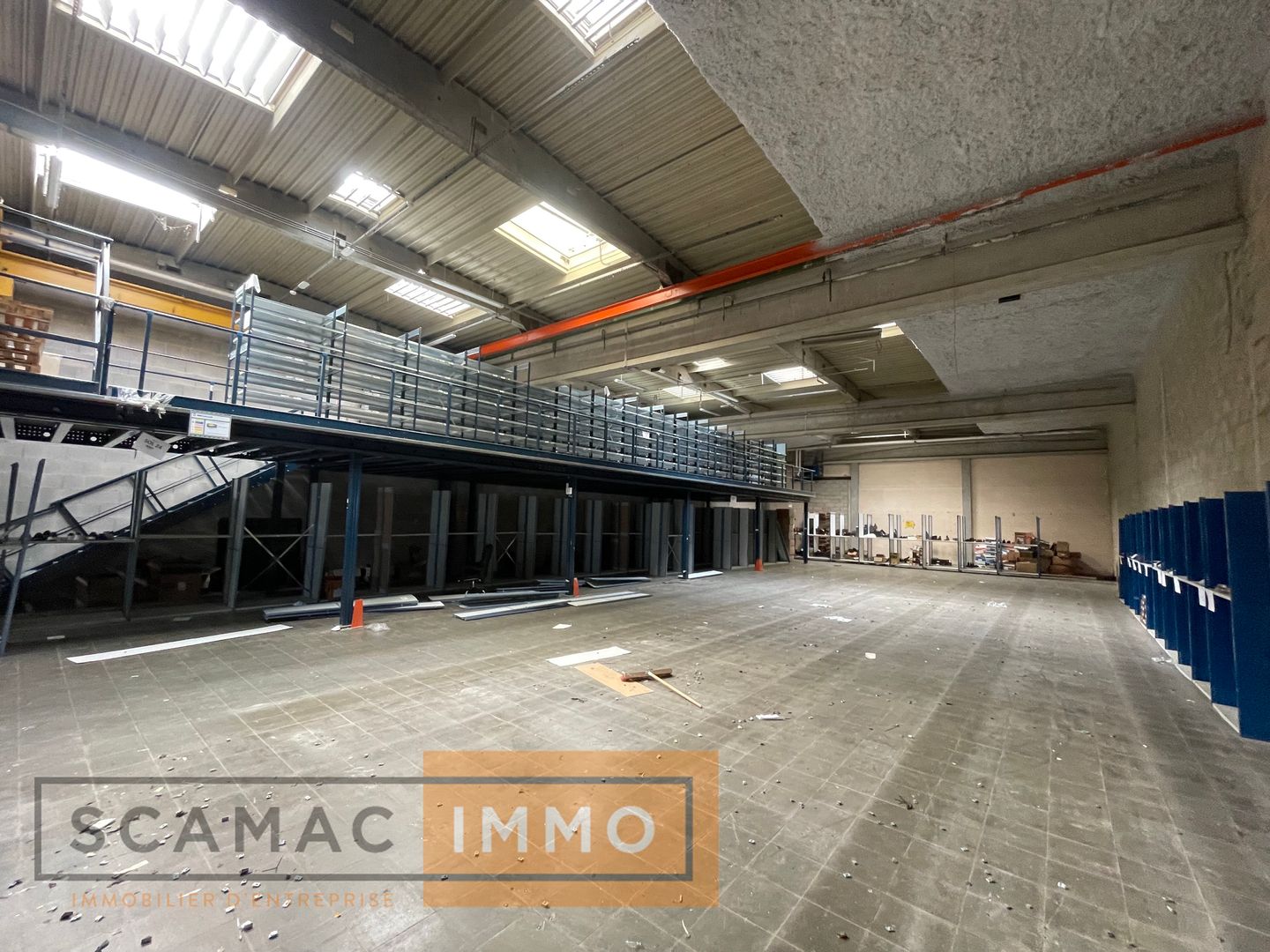 Local d'activités de 655 m², Courcouronnes