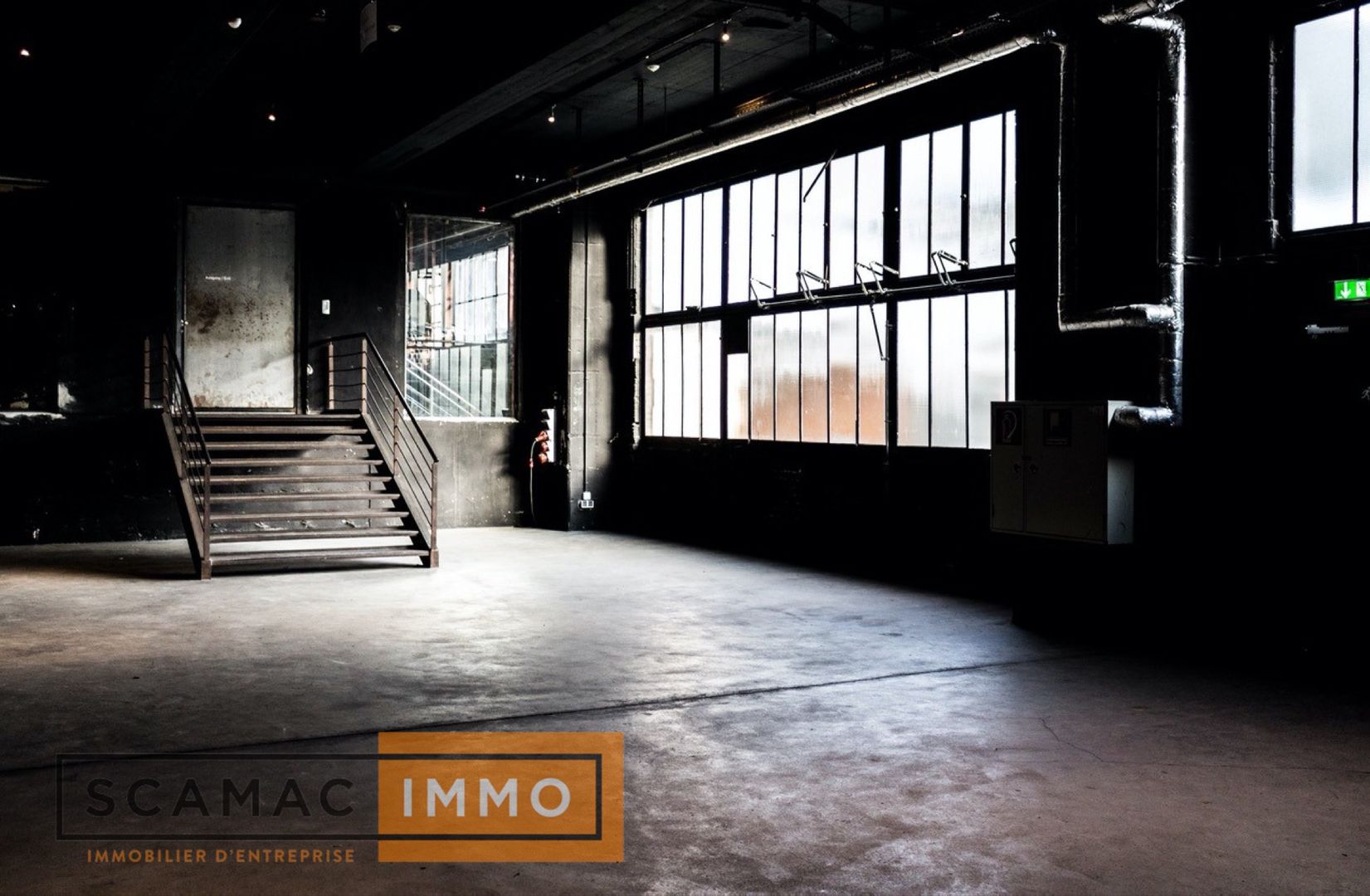 local d'activités de 400m², Courcouronnes (Essonne)