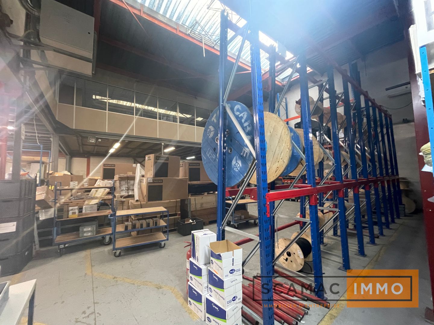 local d'activités de 517m², Massy (Essonne)