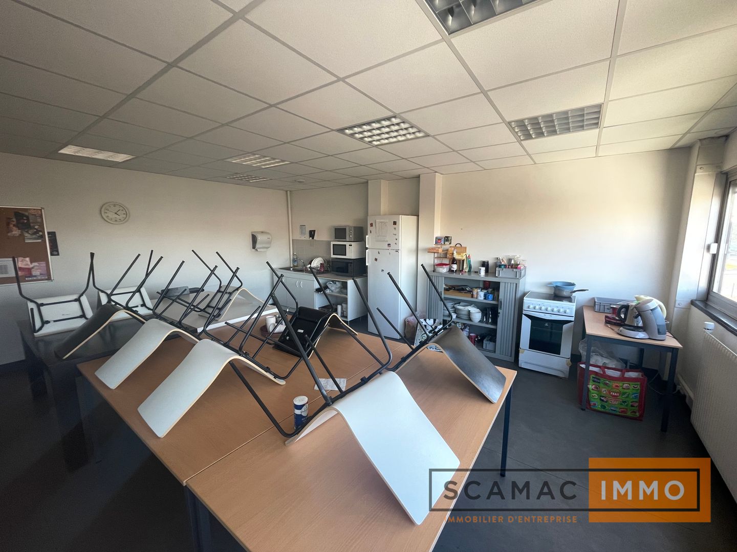 local d'activités de 517m², Massy (Essonne)