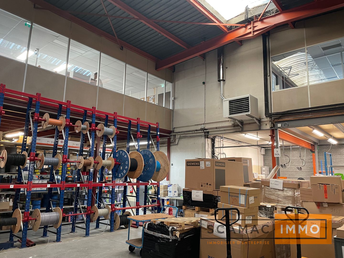 local d'activités de 517m², Massy (Essonne)