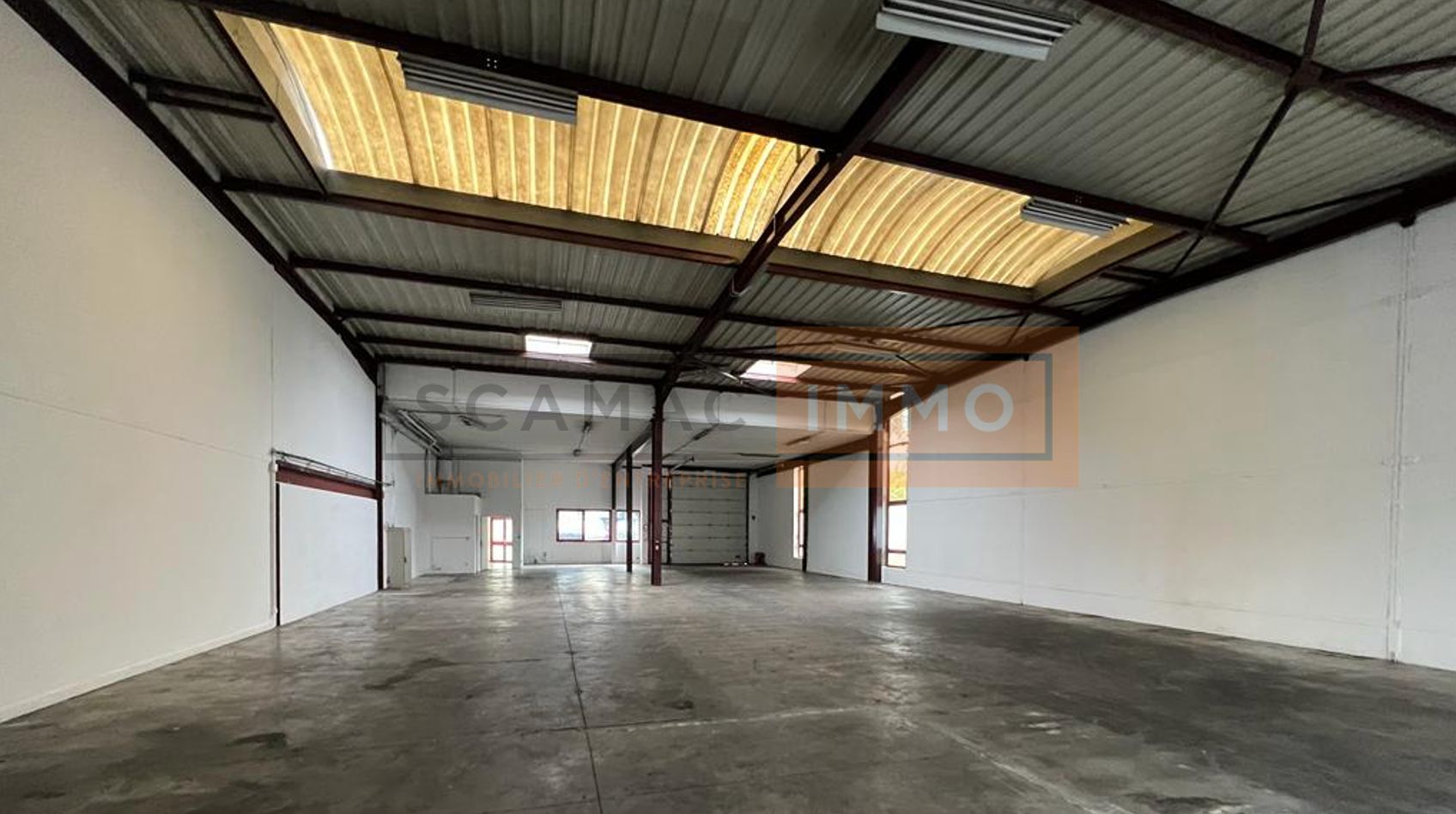 local d'activités de 612m², Le Blanc-Mesnil (Seine-Saint-Denis)