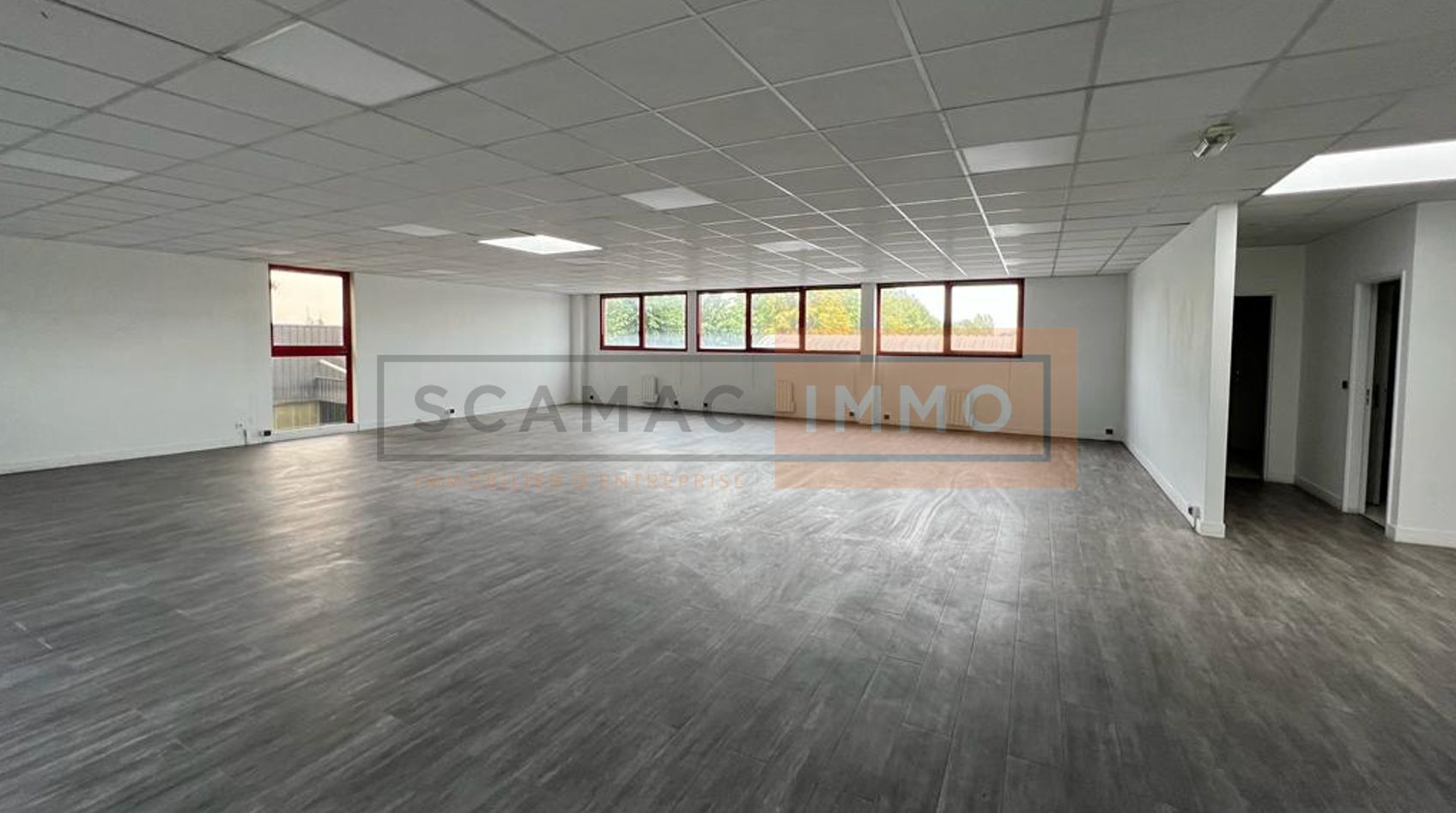 local d'activités de 612m², Le Blanc-Mesnil (Seine-Saint-Denis)