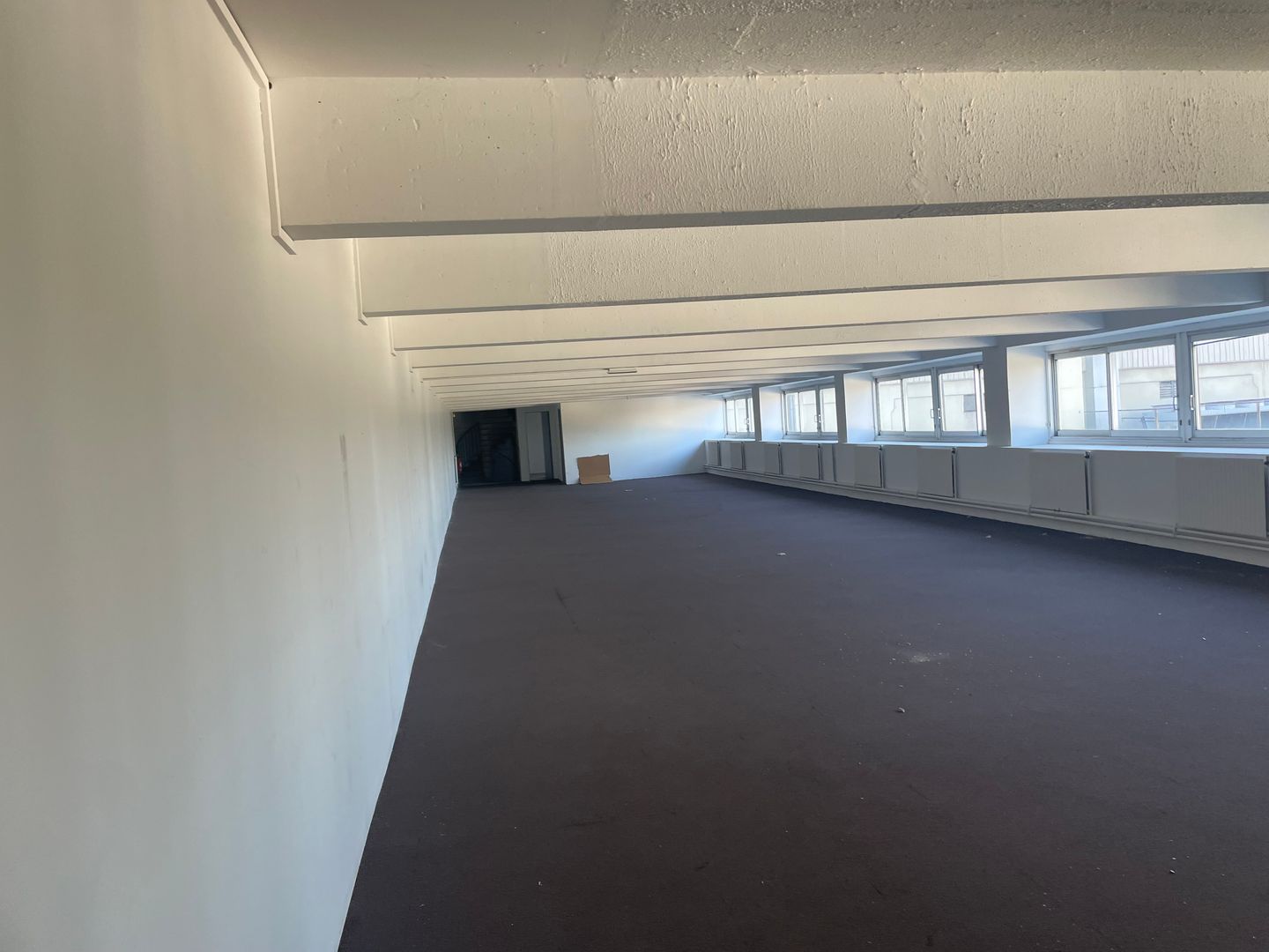 local d'activités de 750m², Garges-lès-Gonesse (Val-d'Oise)