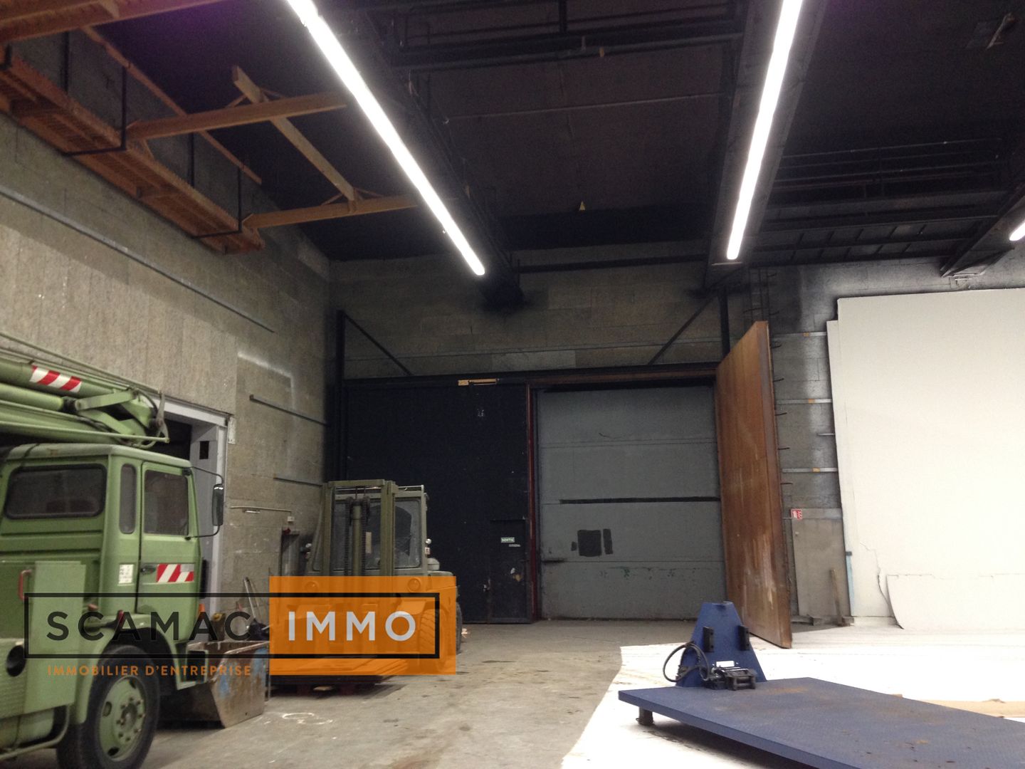 entrepôt de 220m², Saint-Germain-lès-Arpajon (Essonne)