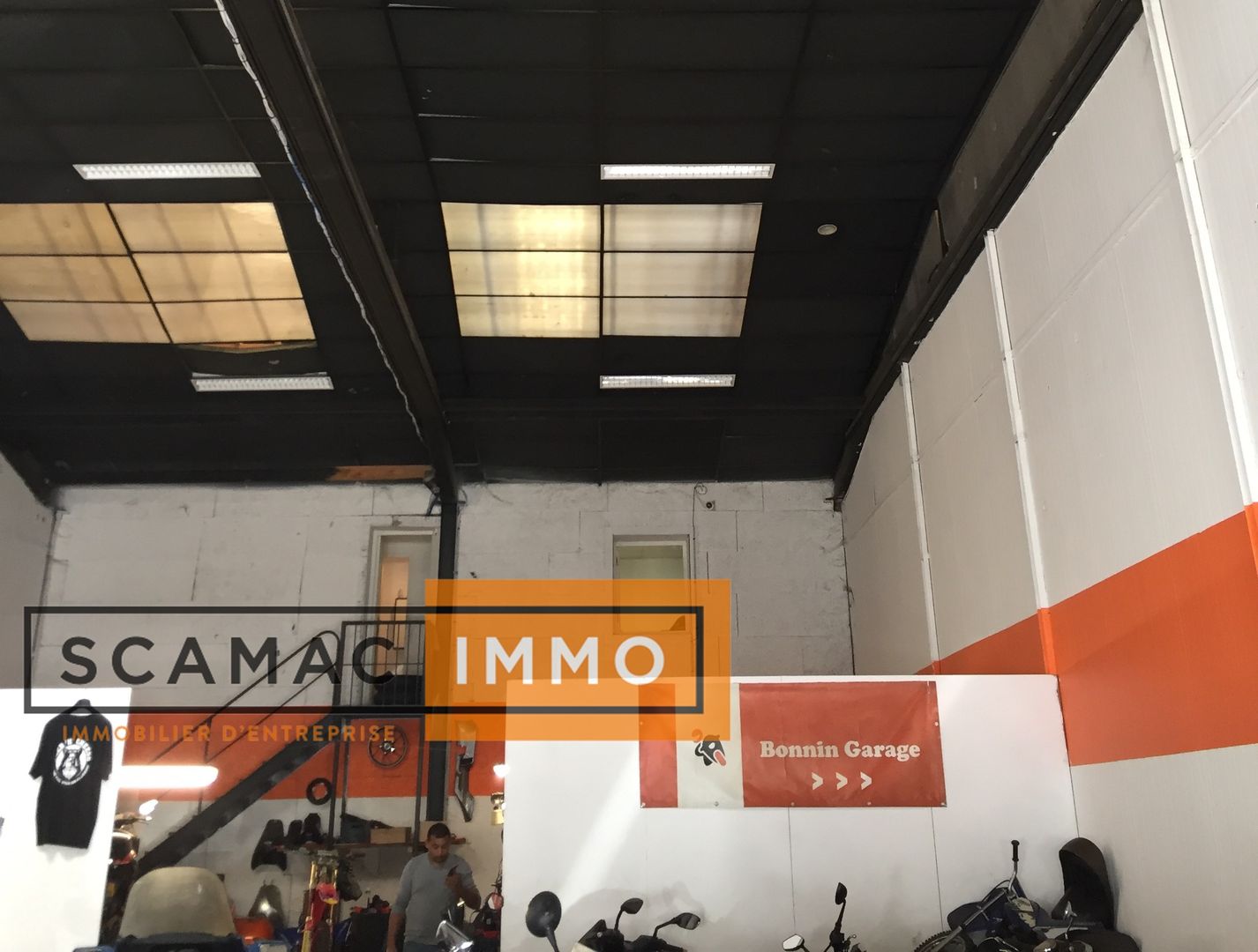 entrepôt de 220m², Saint-Germain-lès-Arpajon (Essonne)