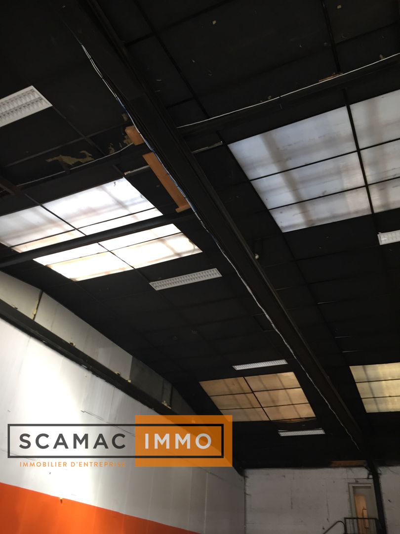 entrepôt de 220m², Saint-Germain-lès-Arpajon (Essonne)