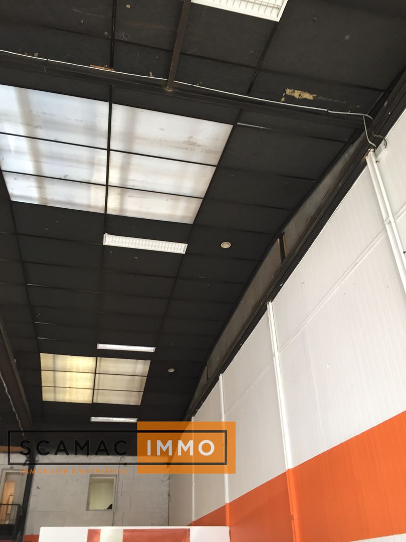 entrepôt de 220m², Saint-Germain-lès-Arpajon (Essonne)