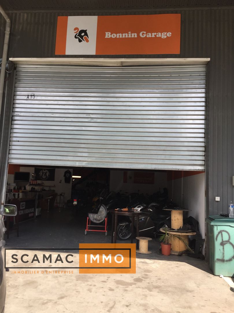 entrepôt de 220m², Saint-Germain-lès-Arpajon (Essonne)