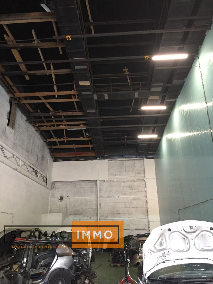 entrepôt de 220m², Saint-Germain-lès-Arpajon (Essonne)