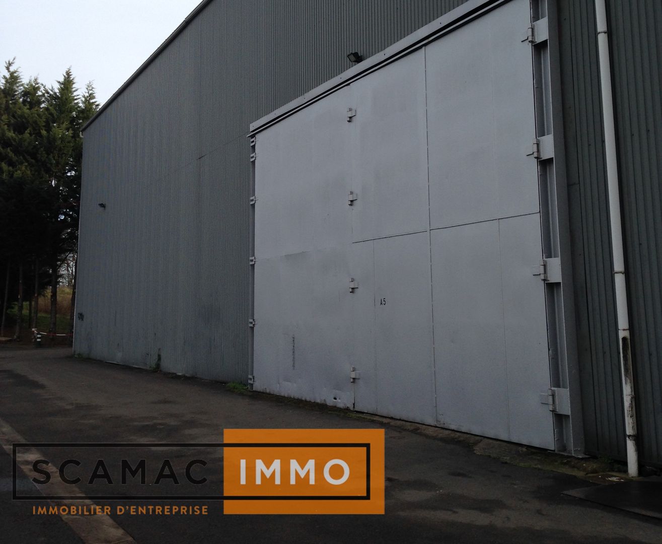 entrepôt de 330m², Saint-Germain-lès-Arpajon (Essonne)