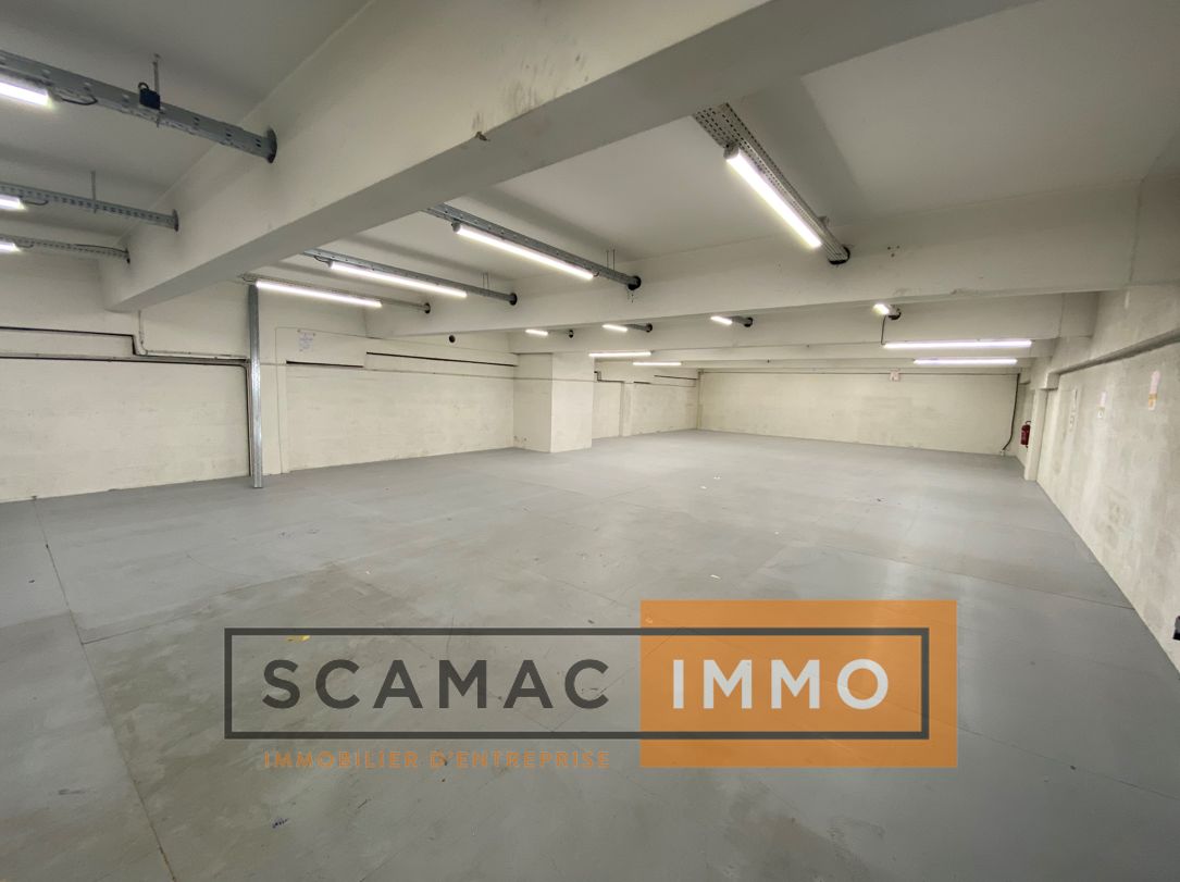 local d'activités de 686m², Pantin (Seine-Saint-Denis)