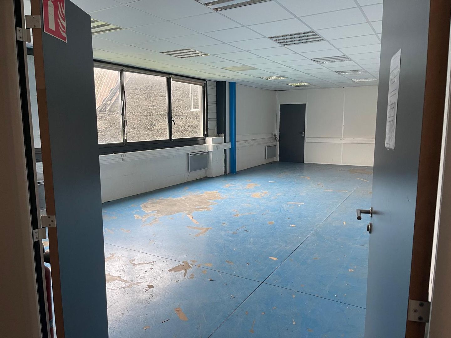 local d'activités de 1 010m², Saint-Denis (Seine-Saint-Denis)