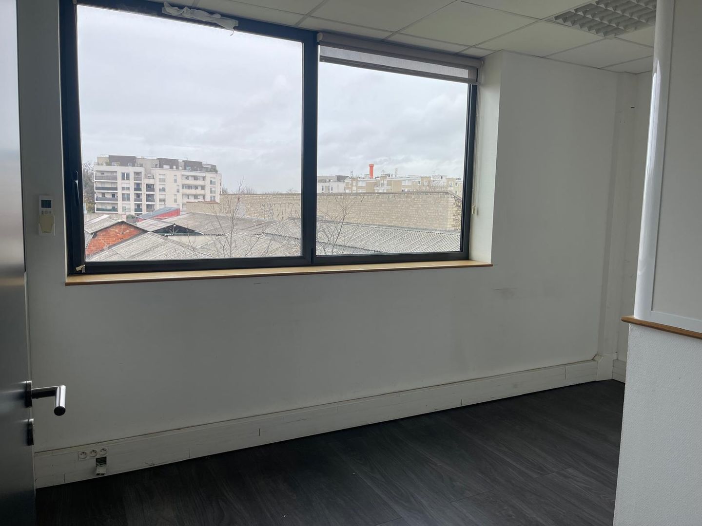 local d'activités de 1 010m², Saint-Denis (Seine-Saint-Denis)