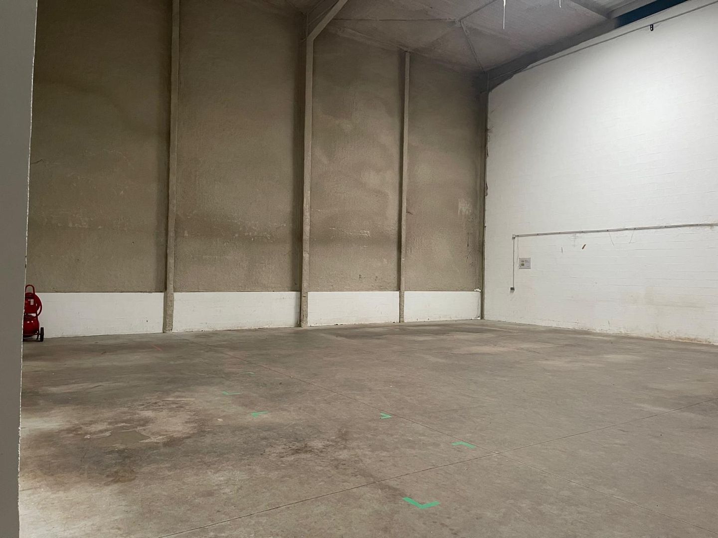 local d'activités de 1 010m², Saint-Denis (Seine-Saint-Denis)