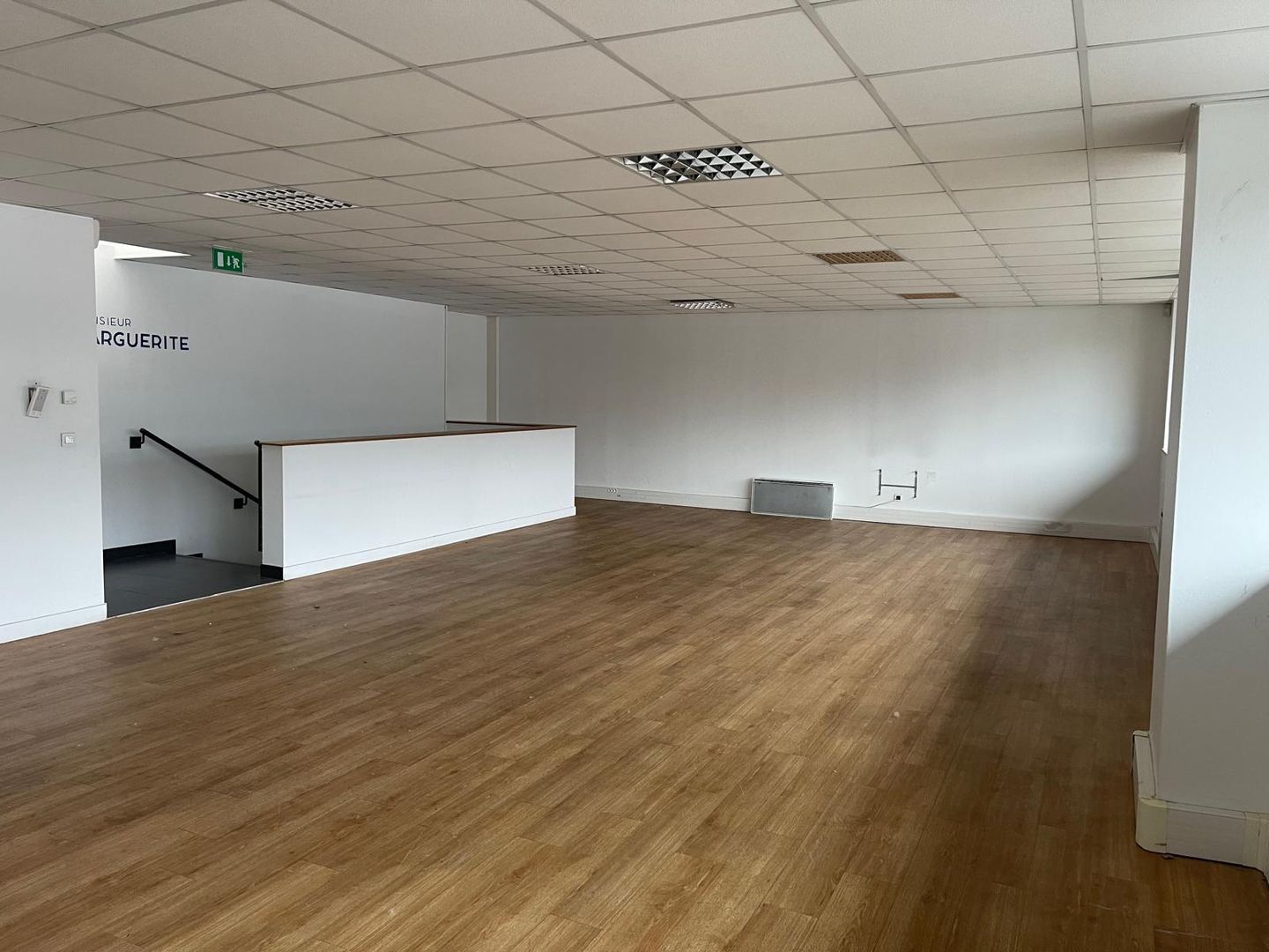 local d'activités de 1 010m², Saint-Denis (Seine-Saint-Denis)