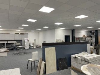 local d'activités de 568m², Saint-Denis (Seine-Saint-Denis)