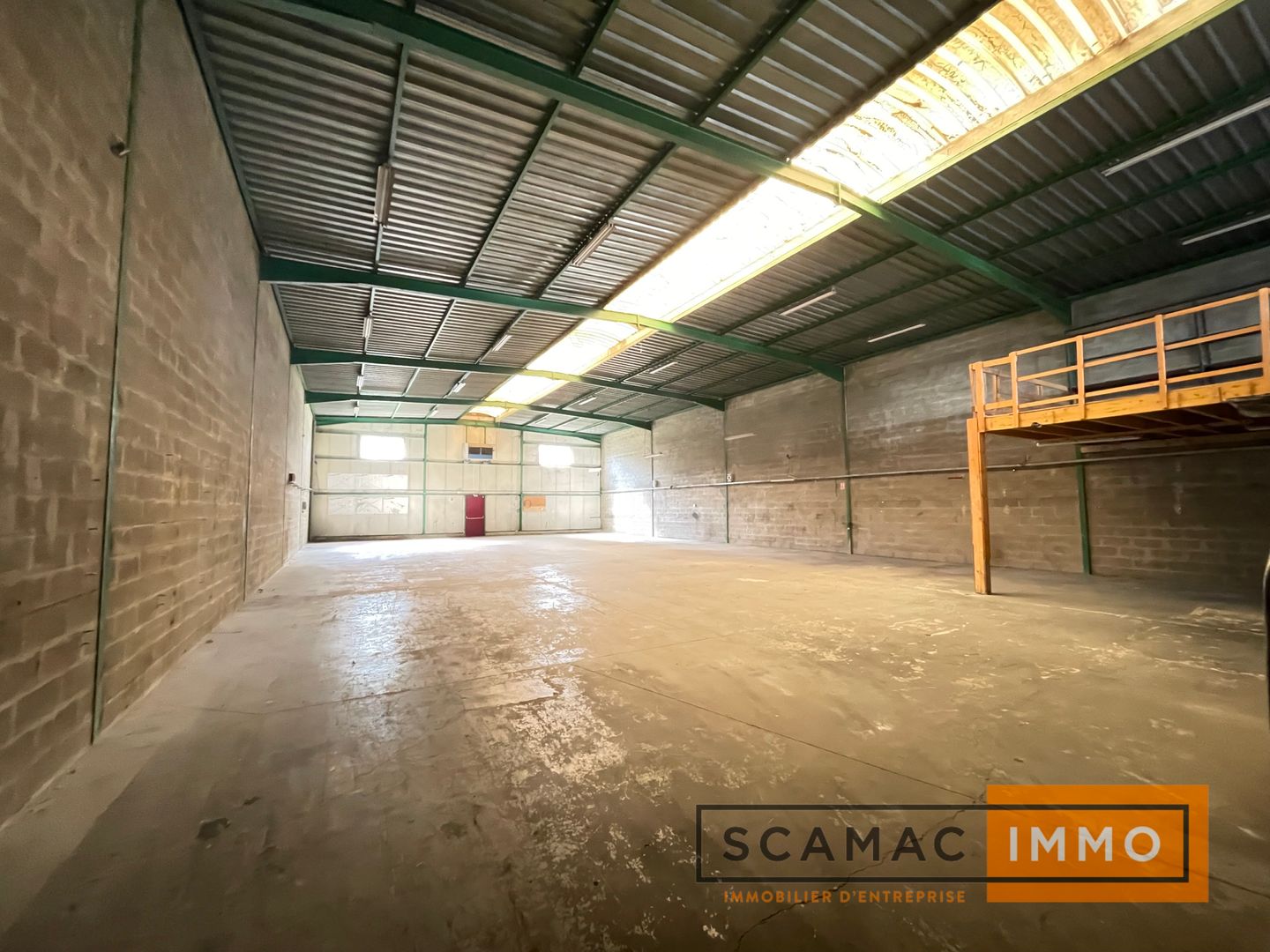 local d'activités de 560m², Wissous (Essonne)