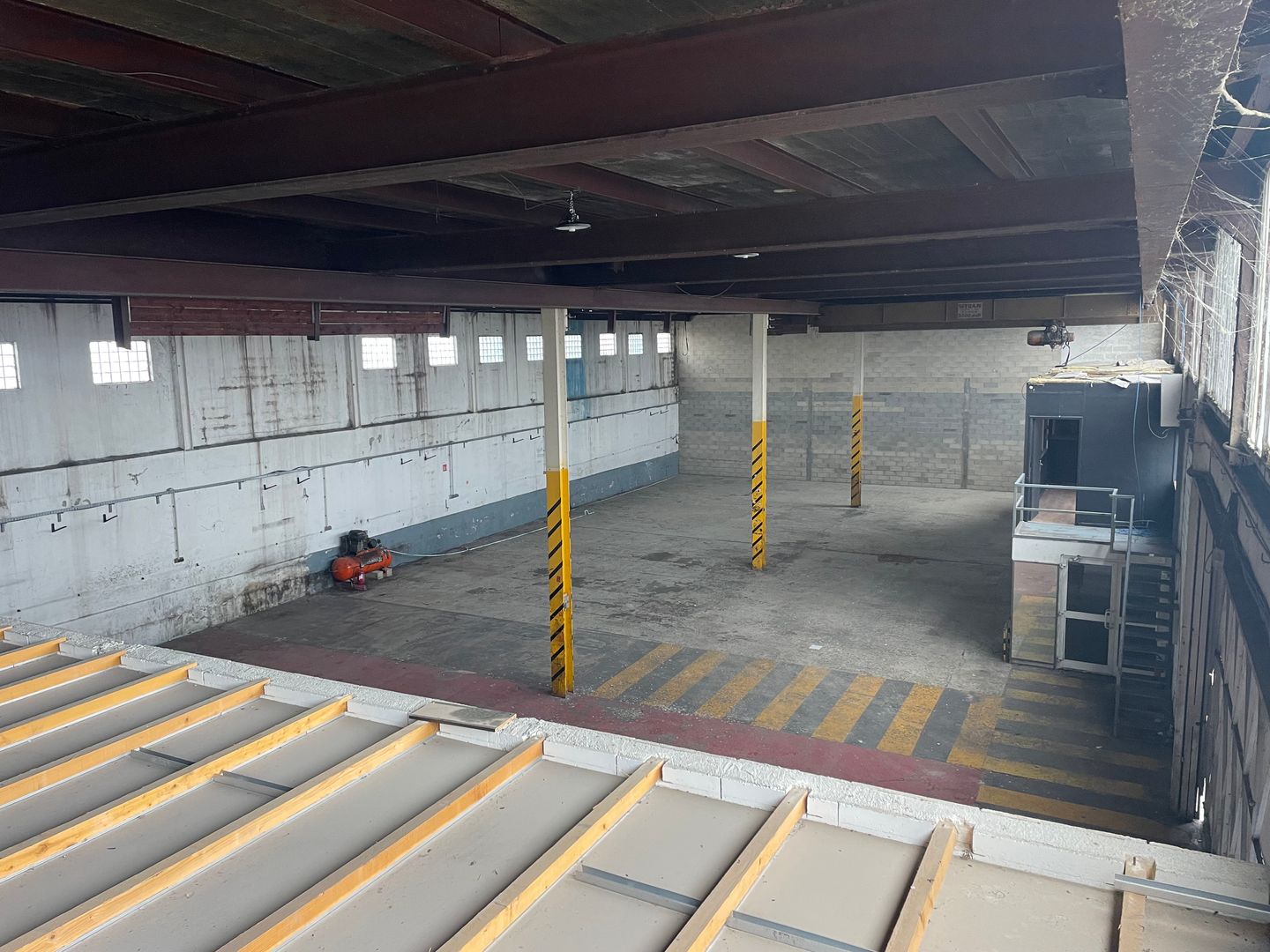 local d'activités de 1 138m², Bobigny (Seine-Saint-Denis)