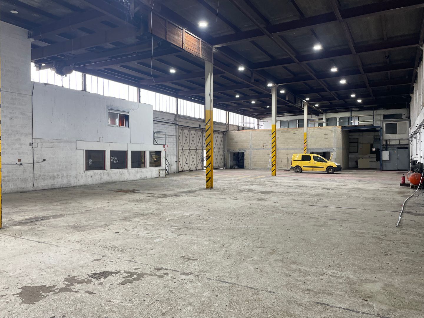 local d'activités de 1 138m², Bobigny (Seine-Saint-Denis)
