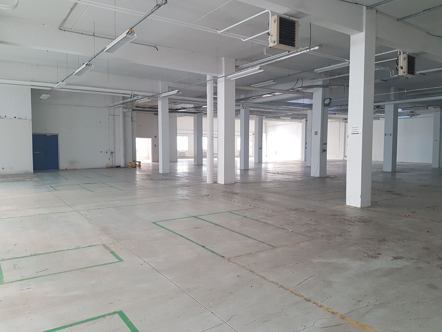 local d'activités de 610m², Villepinte (Seine-Saint-Denis)