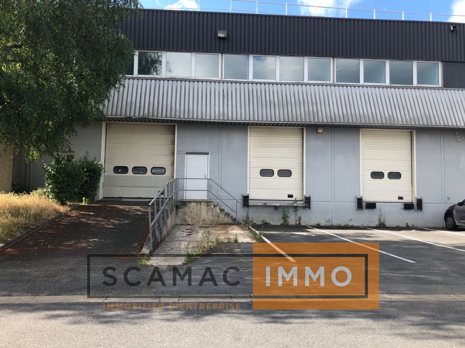 local d'activités de 1 436m², Stains (Seine-Saint-Denis)