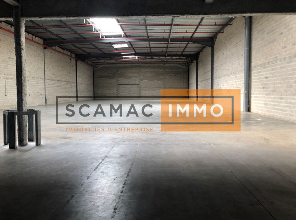 local d'activités de 1 436m², Stains (Seine-Saint-Denis)