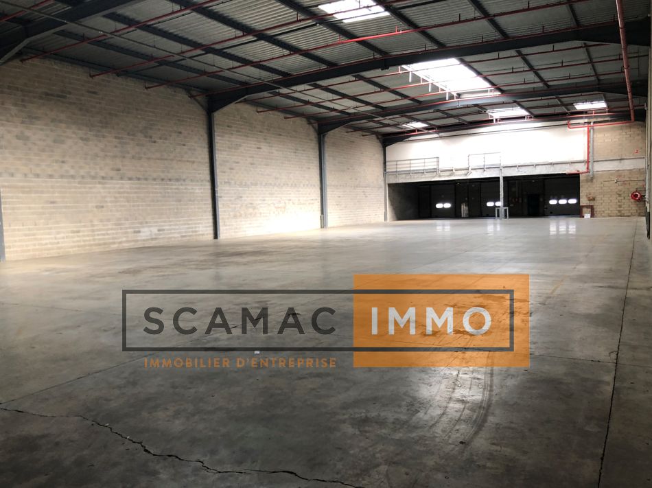 local d'activités de 1 436m², Stains (Seine-Saint-Denis)