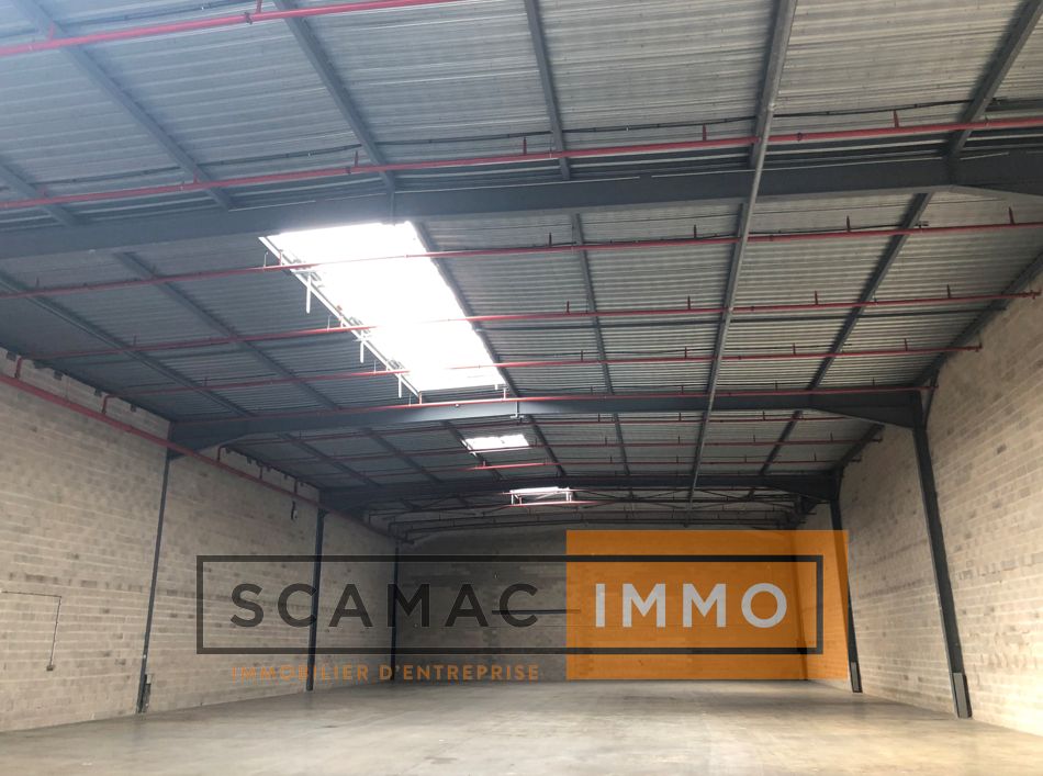 local d'activités de 1 436m², Stains (Seine-Saint-Denis)