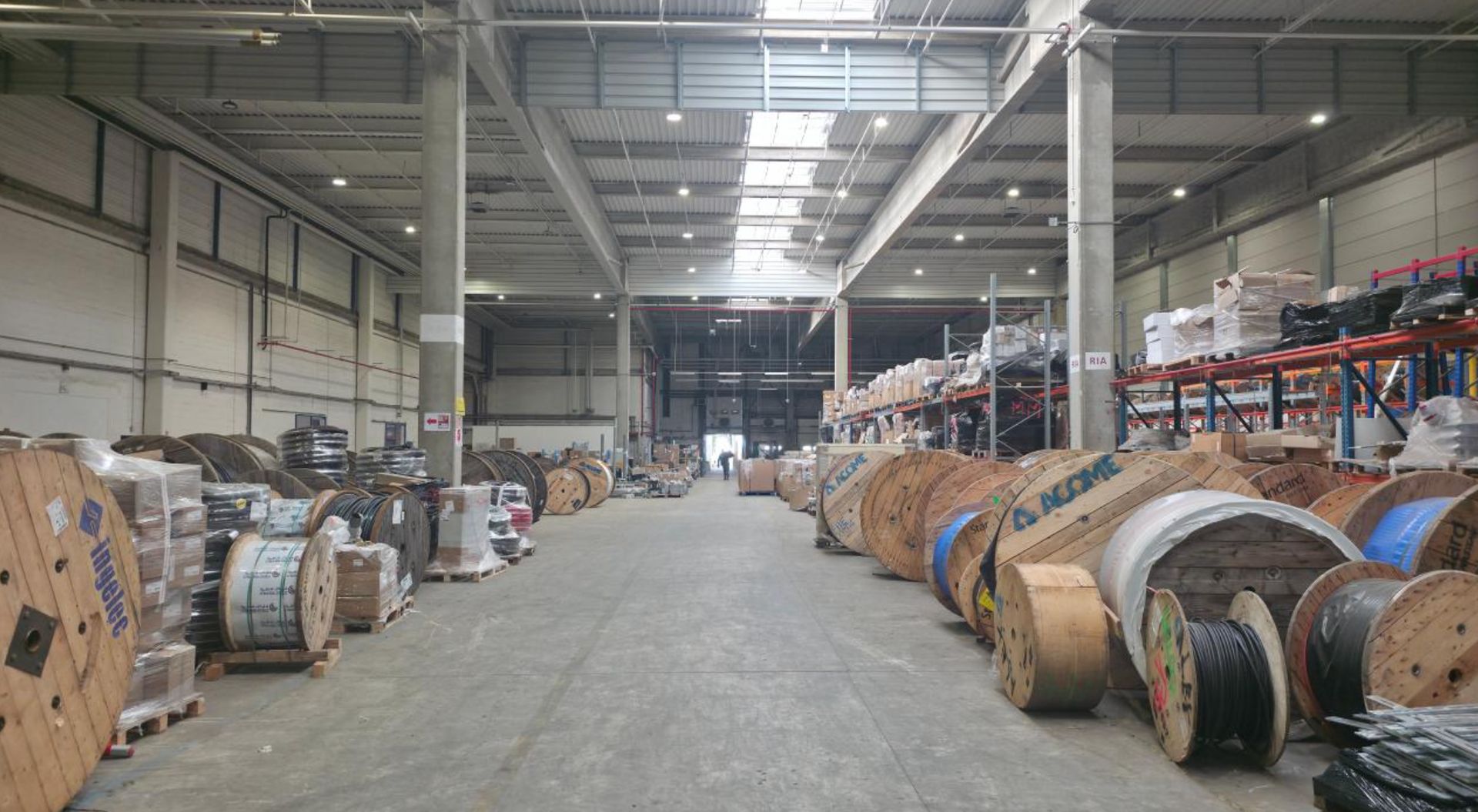 entrepôt de 6&nbsp;388m², Lognes (Seine-et-Marne)