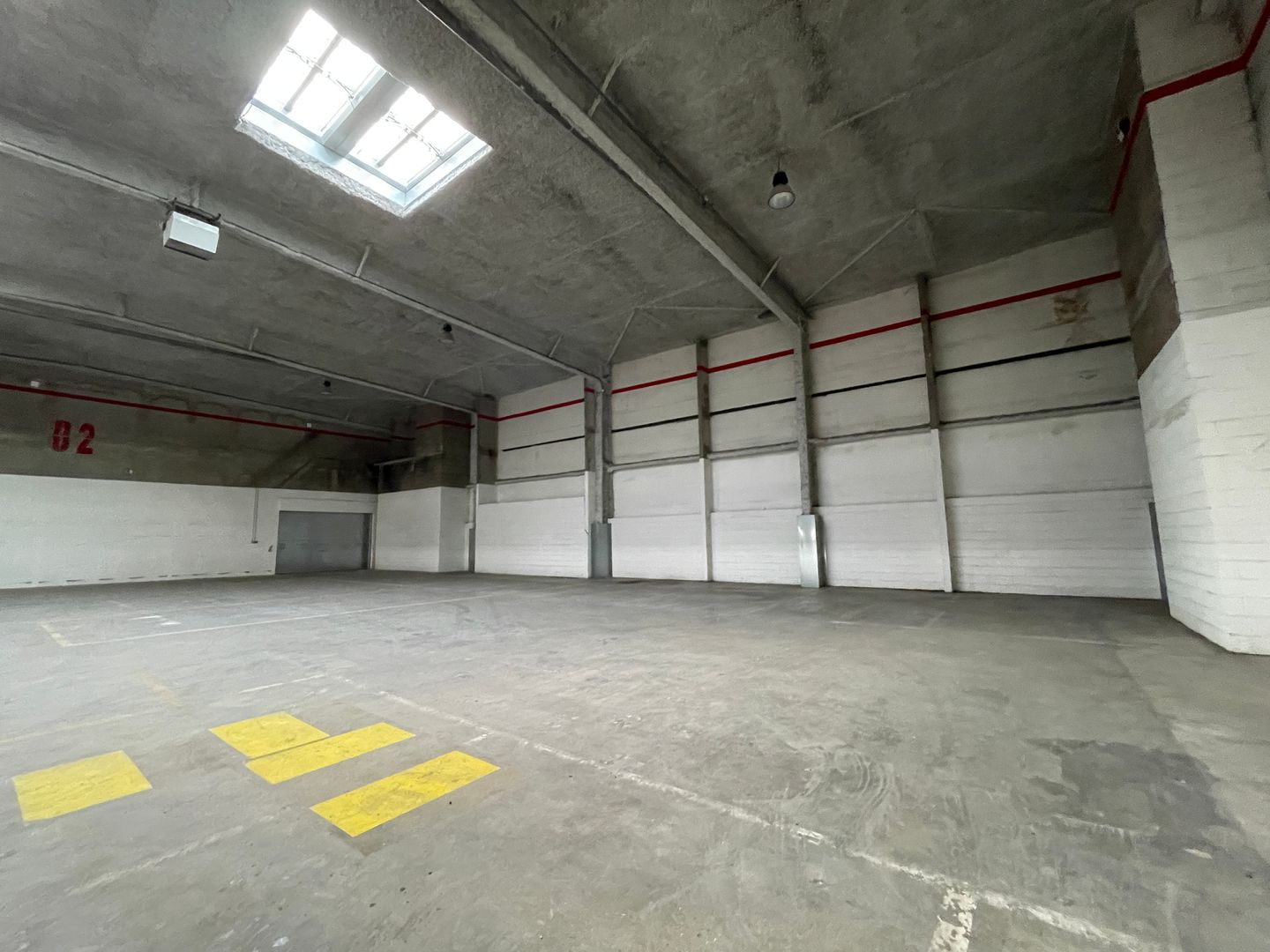 local d'activités de 2 052m², Charenton-le-Pont (Val-de-Marne)