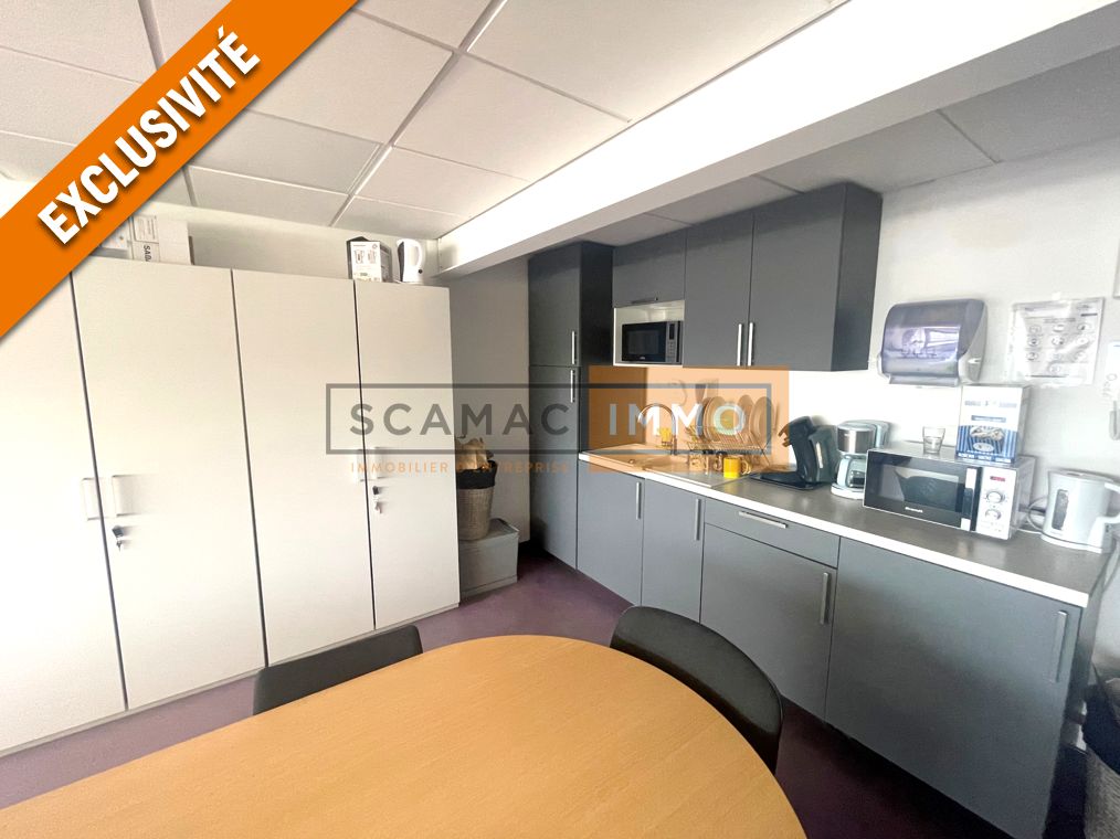 bureau de 283m², Émerainville (Seine-et-Marne)