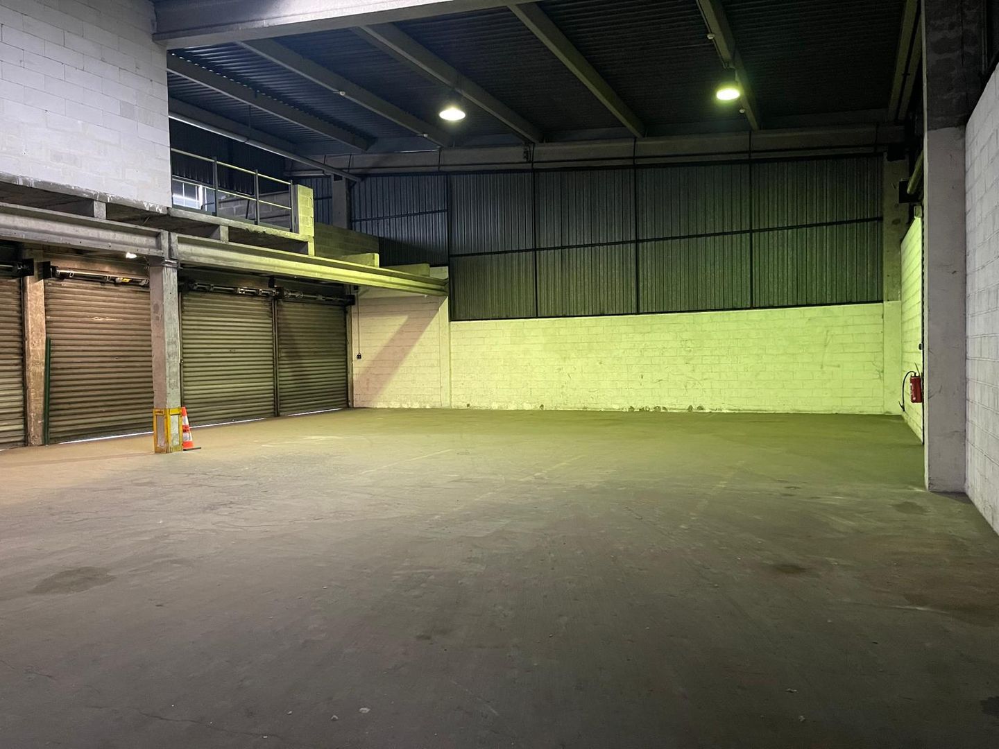 local d'activités de 447m², Aulnay-sous-Bois (Seine-Saint-Denis)