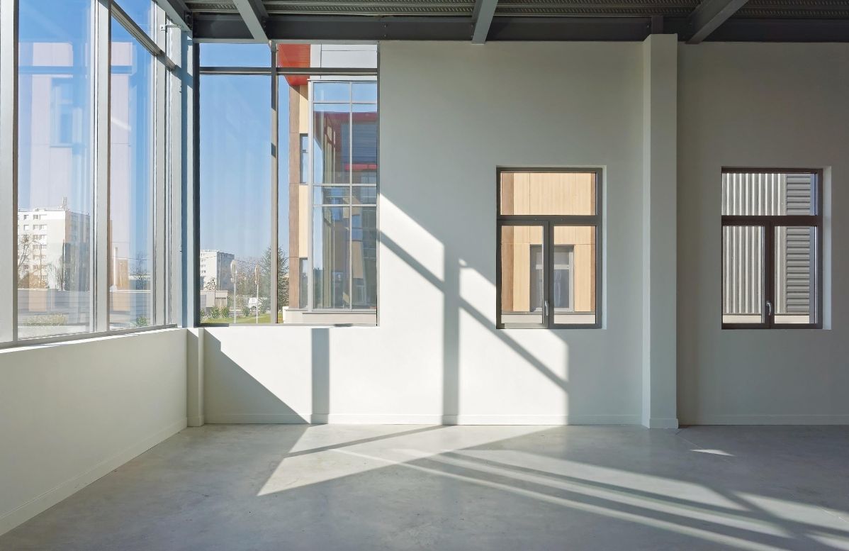 local d'activités de 332m², Le Blanc-Mesnil (Seine-Saint-Denis)