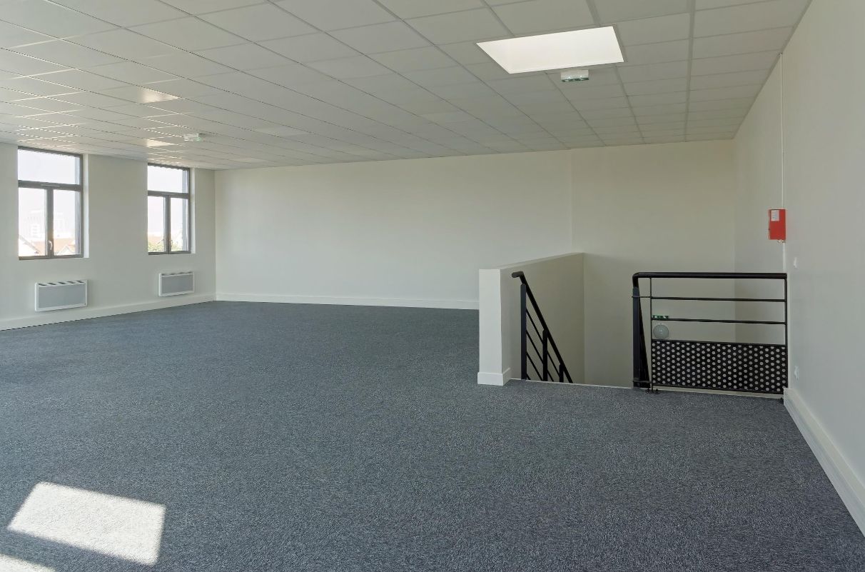 local d'activités de 332m², Le Blanc-Mesnil (Seine-Saint-Denis)