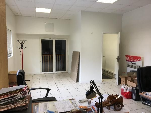 local d'activités de 330m², Bobigny (Seine-Saint-Denis)