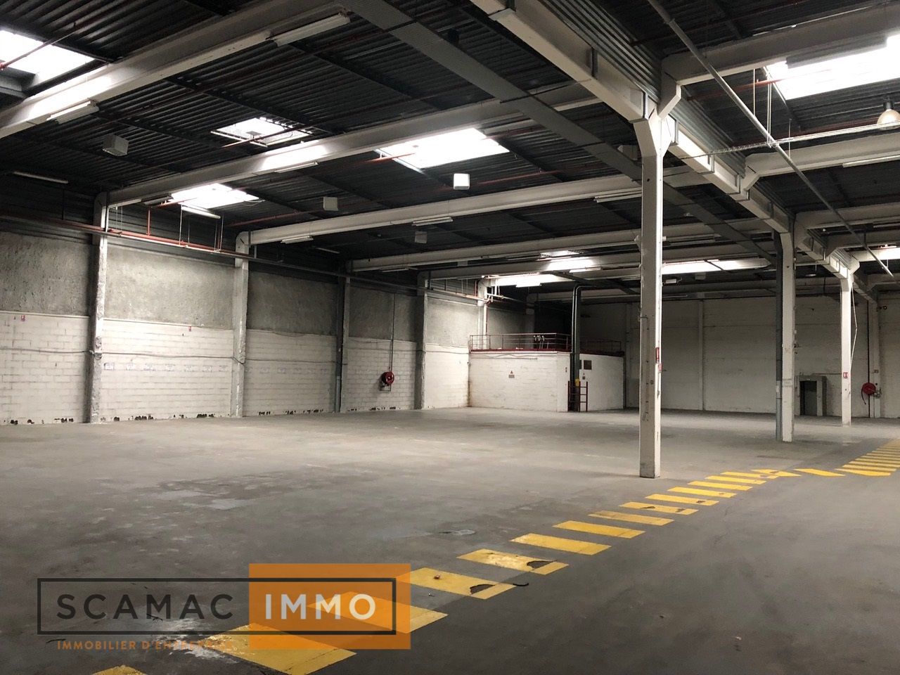 entrepôt de 2 760m², Villejust (Essonne)