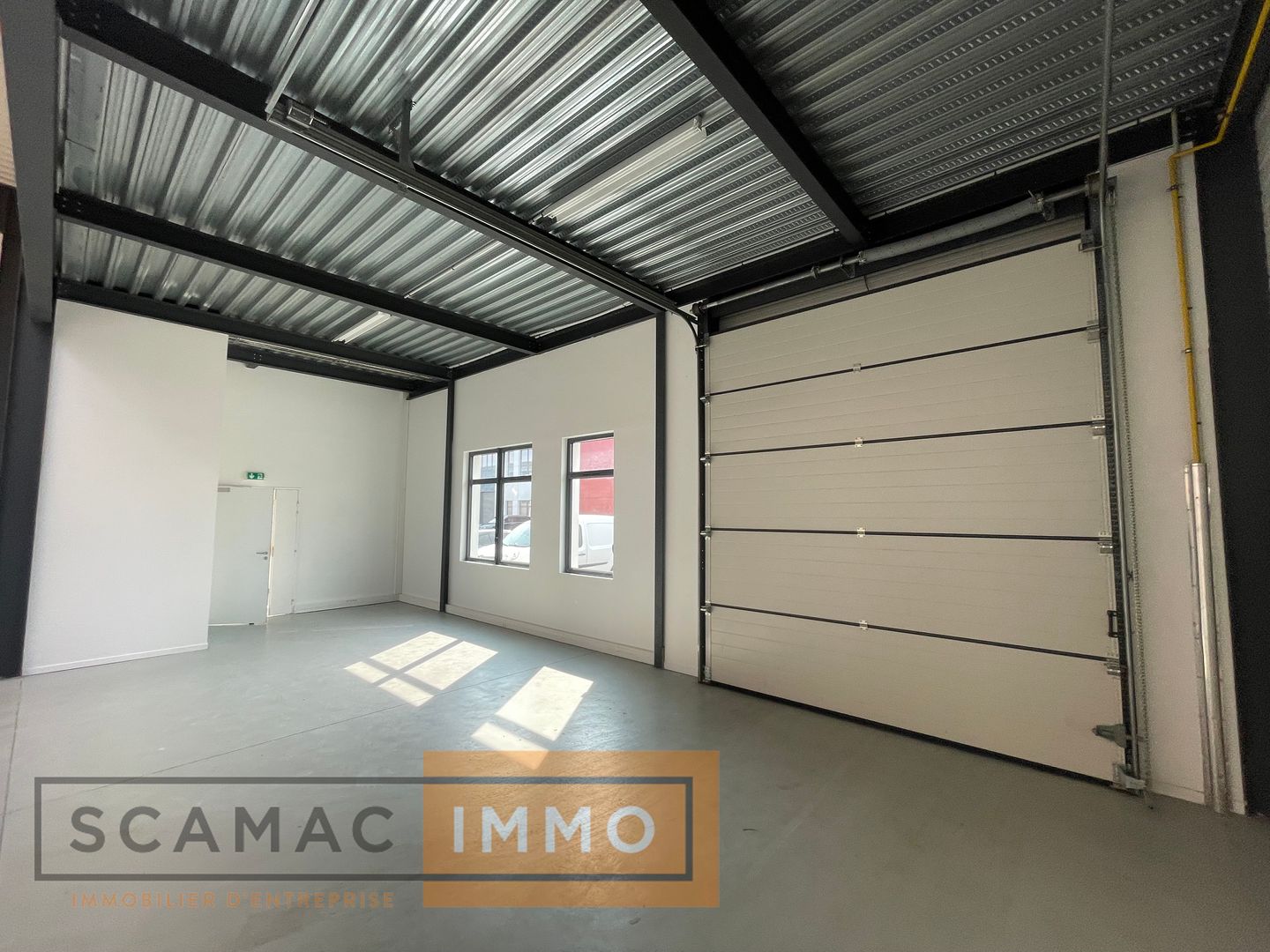 local d'activités de 297m², Lieusaint (Seine-et-Marne)