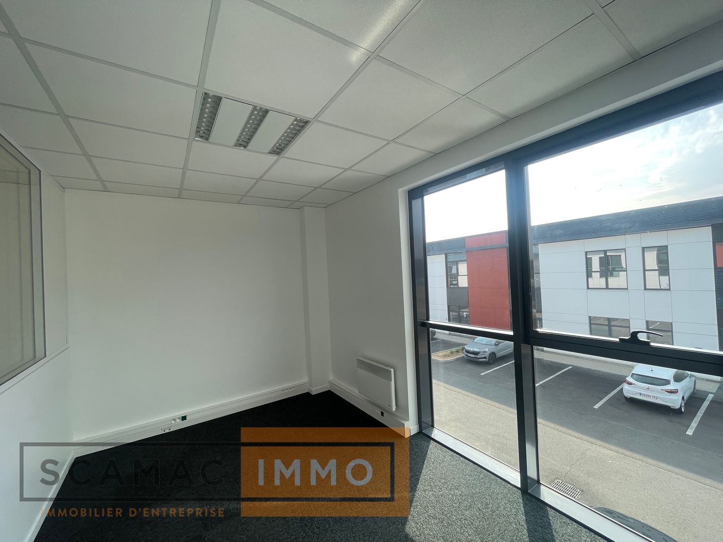 local d'activités de 297m², Lieusaint (Seine-et-Marne)