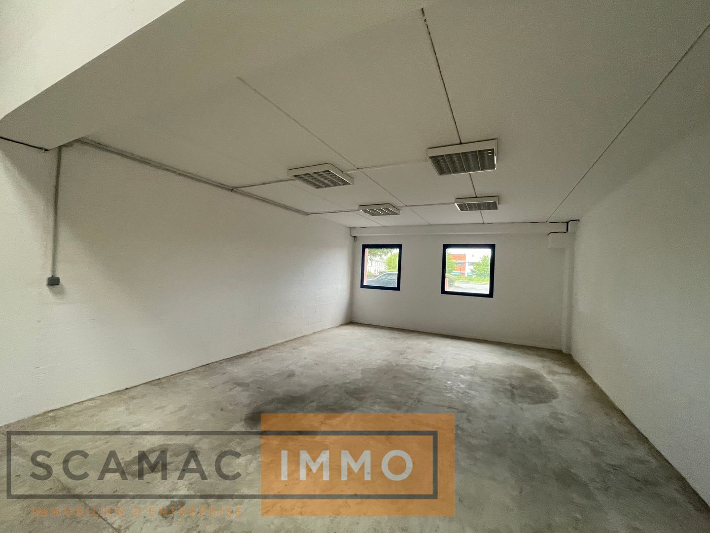 local d'activités de 356m², Moissy-Cramayel (Seine-et-Marne)