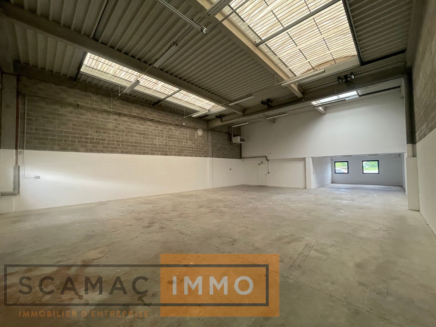 local d'activités de 356m², Moissy-Cramayel (Seine-et-Marne)