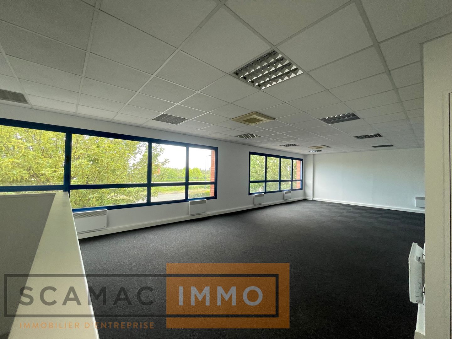 local d'activités de 356m², Moissy-Cramayel (Seine-et-Marne)
