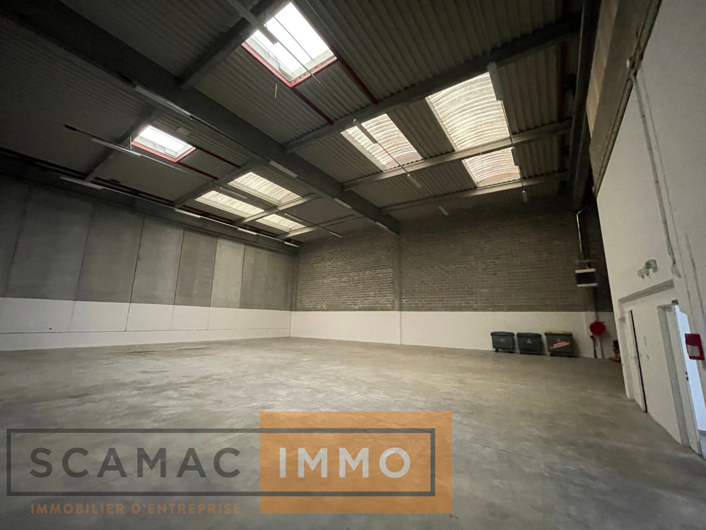 local d'activités de 760m², Moissy-Cramayel (Seine-et-Marne)