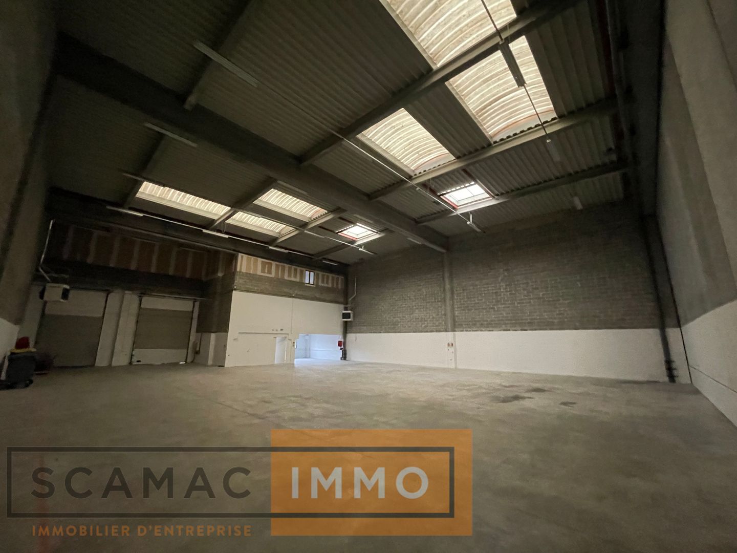 local d'activités de 760m², Moissy-Cramayel (Seine-et-Marne)