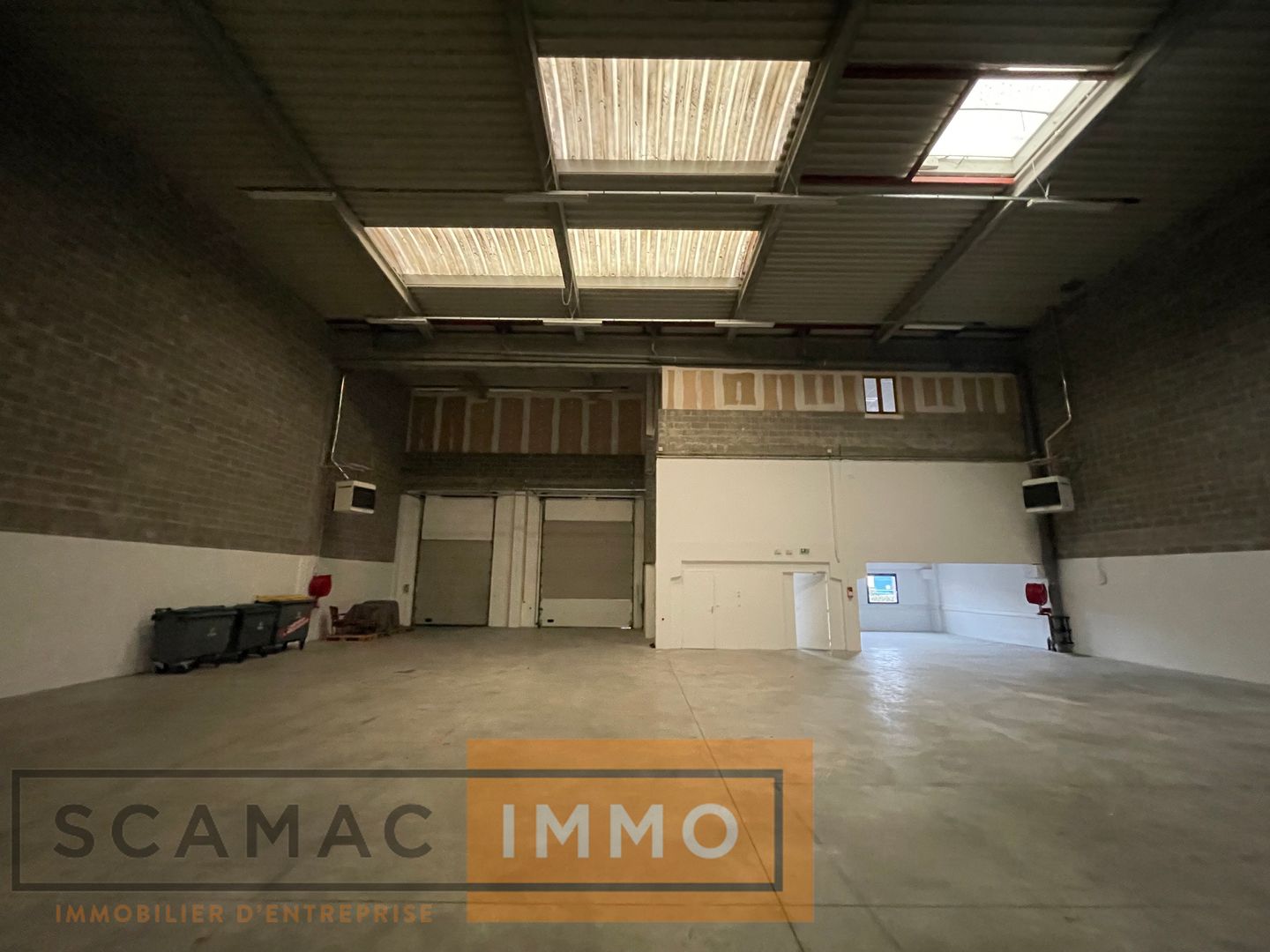 local d'activités de 760m², Moissy-Cramayel (Seine-et-Marne)