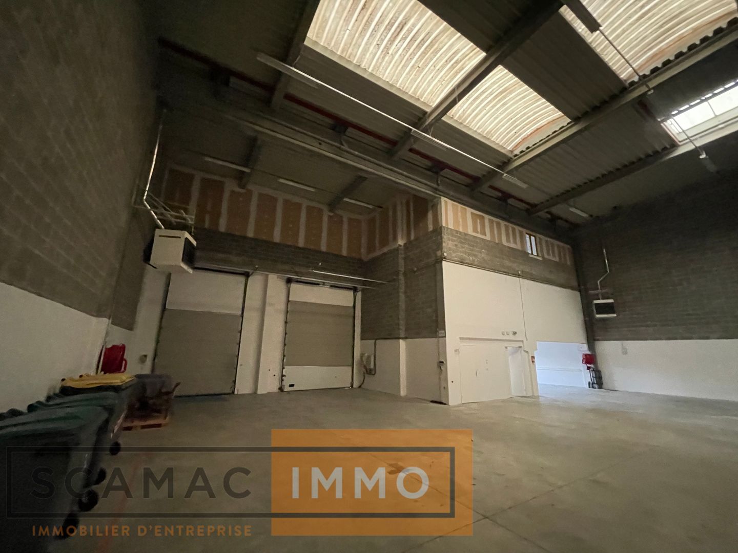 local d'activités de 760m², Moissy-Cramayel (Seine-et-Marne)