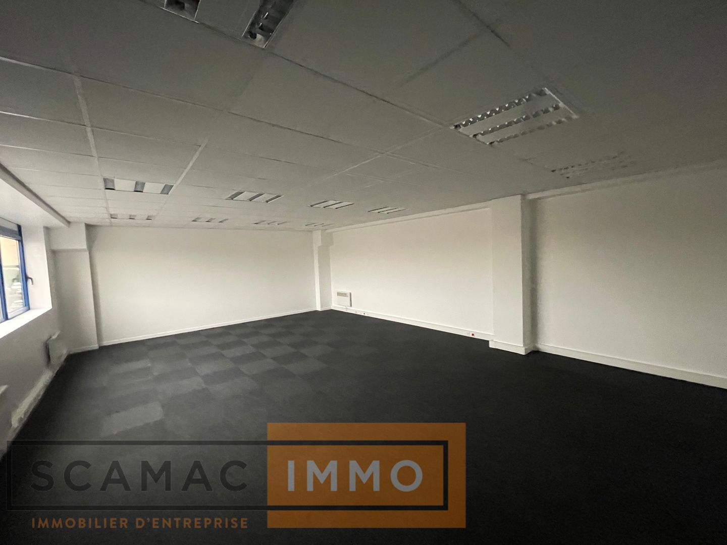 local d'activités de 760m², Moissy-Cramayel (Seine-et-Marne)