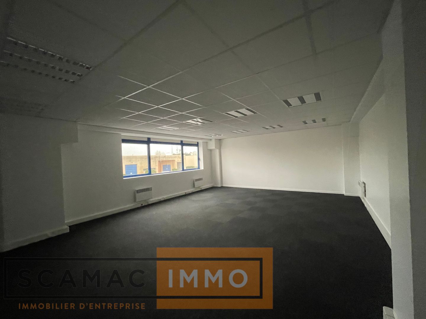 local d'activités de 760m², Moissy-Cramayel (Seine-et-Marne)