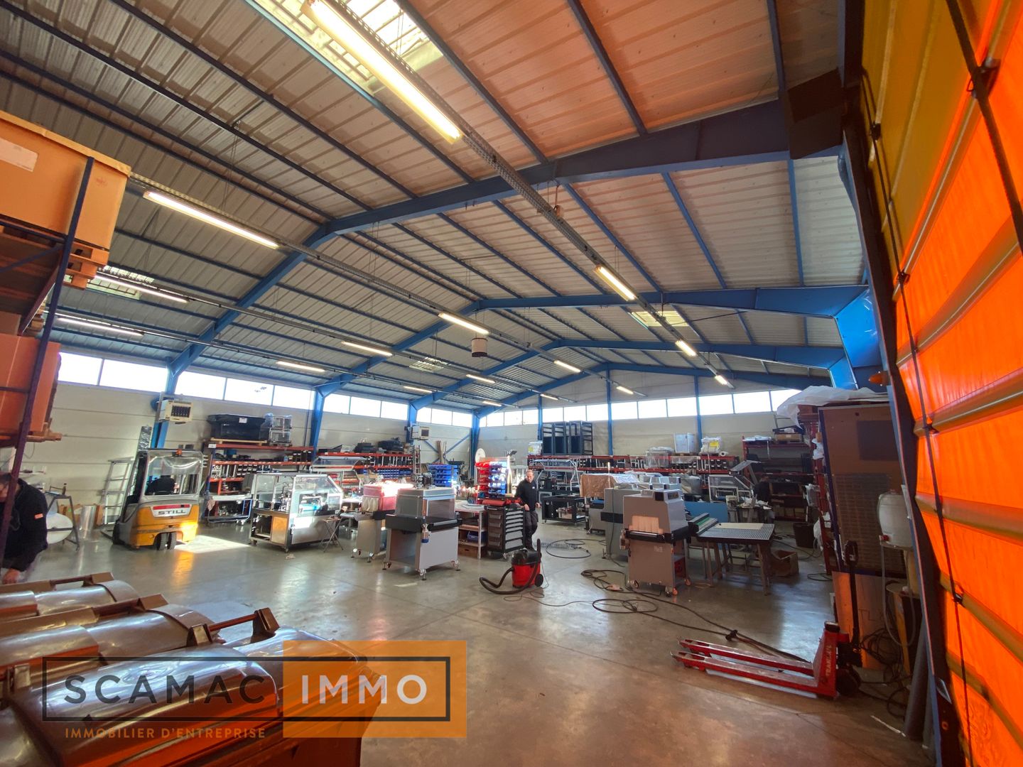 local d'activités de 595m², Courcouronnes (Essonne)