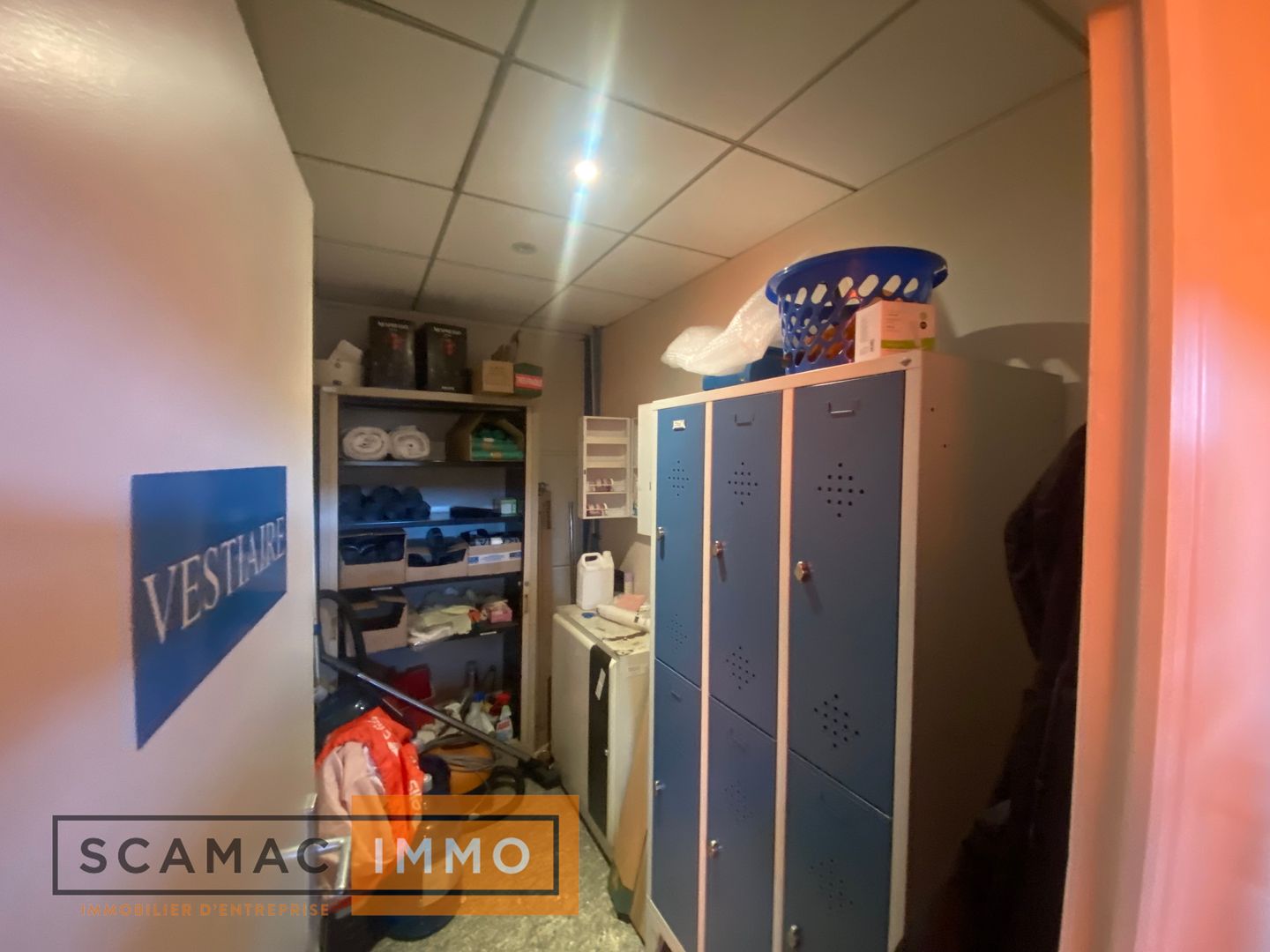 local d'activités de 595m², Courcouronnes (Essonne)